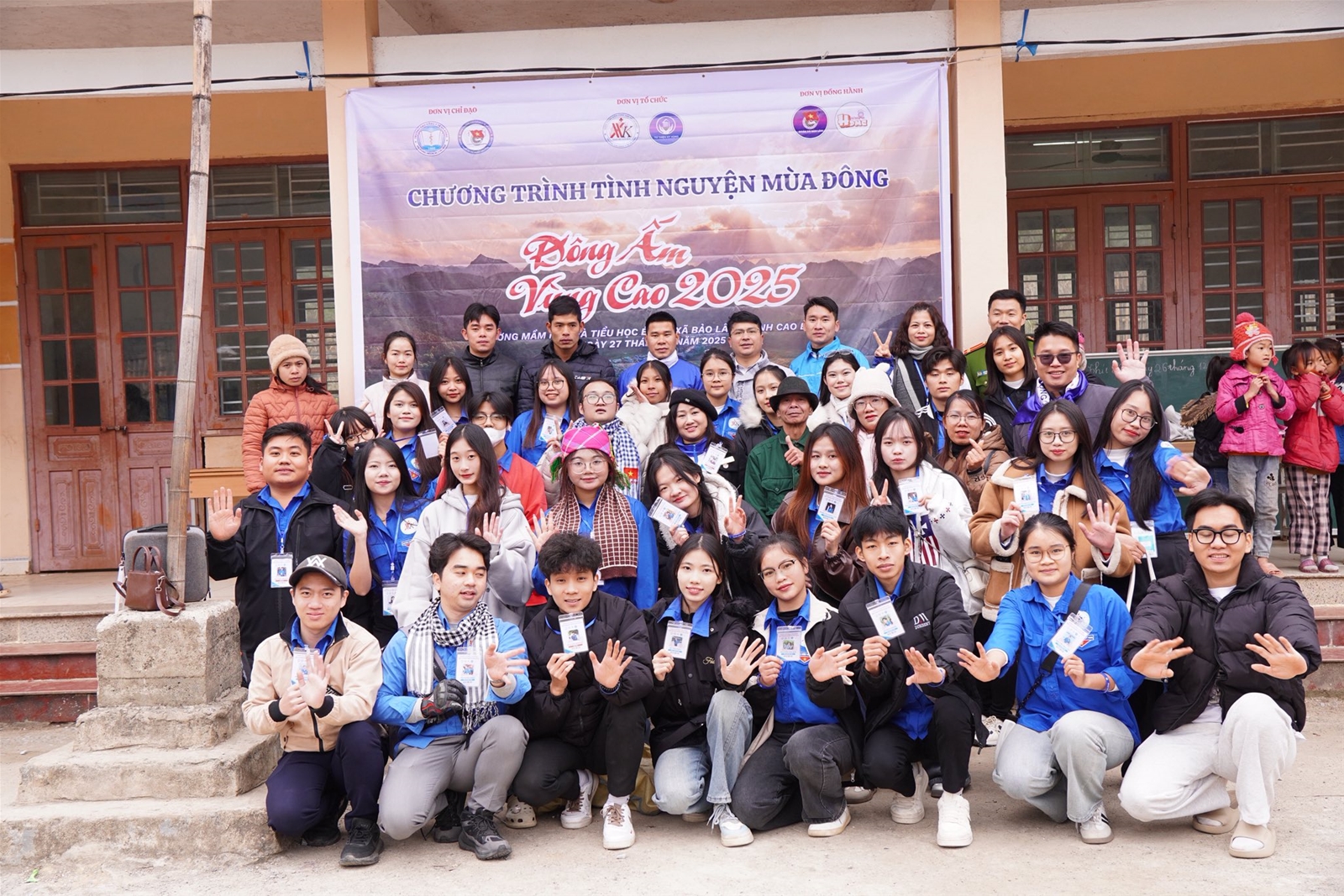 Chương trình tình nguyện Xung kích -  Đông ấm vùng cao 2025 của Đoàn Thanh niên Trường Cao đẳng Y tế Hà Đông