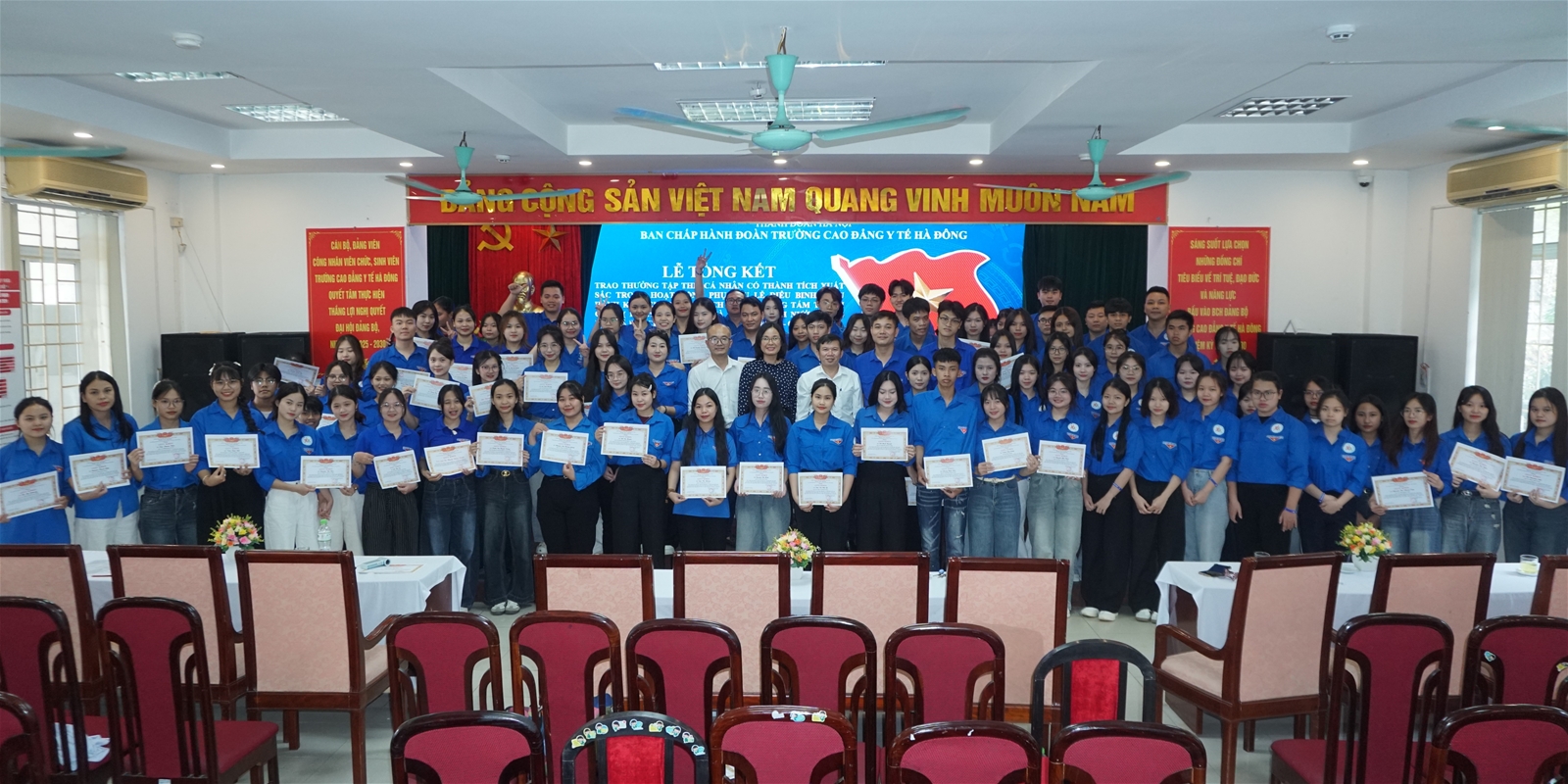 Trường Cao đẳng Y tế Hà Đông tổ chức Lễ tổng kết chương trình tình nguyện chào mừng 80 năm Cách mạng Tháng Tám và Quốc khánh 2/9 Trường Cao đẳng Y tế Hà Đông tổ chức Lễ tổng kết chương trình tình nguyện chào mừng 80 năm Cách mạng Tháng Tám và Quốc khánh 2/9