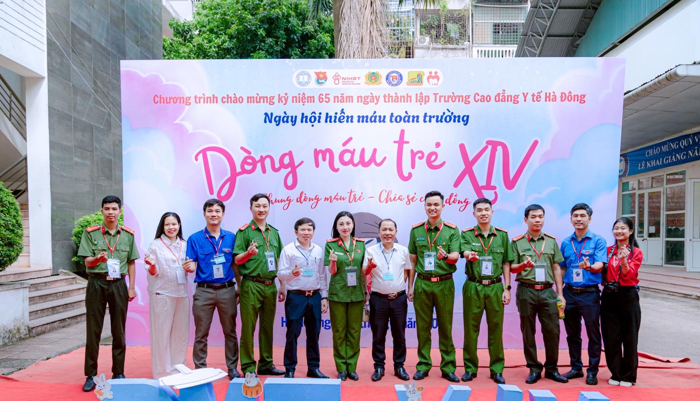 Dòng Máu Trẻ XIV – Kỷ lục hiến máu trong chuỗi hoạt động chào mừng 65 năm thành lập Trường Cao đẳng Y tế Hà Đông Dòng Máu Trẻ XIV – Kỷ lục hiến máu trong chuỗi hoạt động chào mừng 65 năm thành lập Trường Cao đẳng Y tế Hà Đông