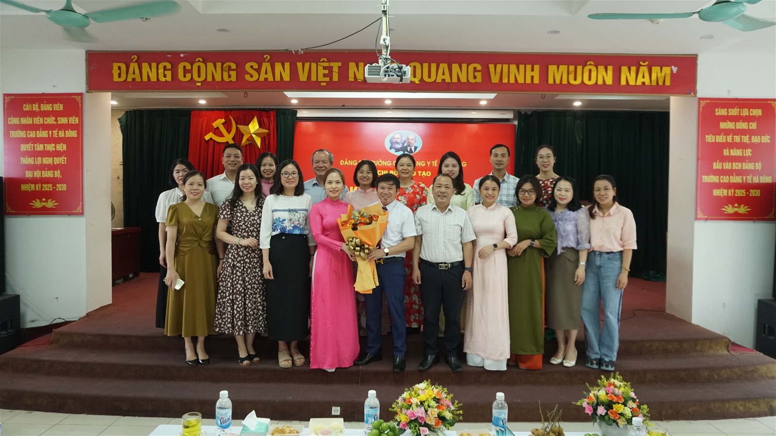 Lễ Kết Nạp Đảng Viên Mới - Chi Bộ Đào tạo