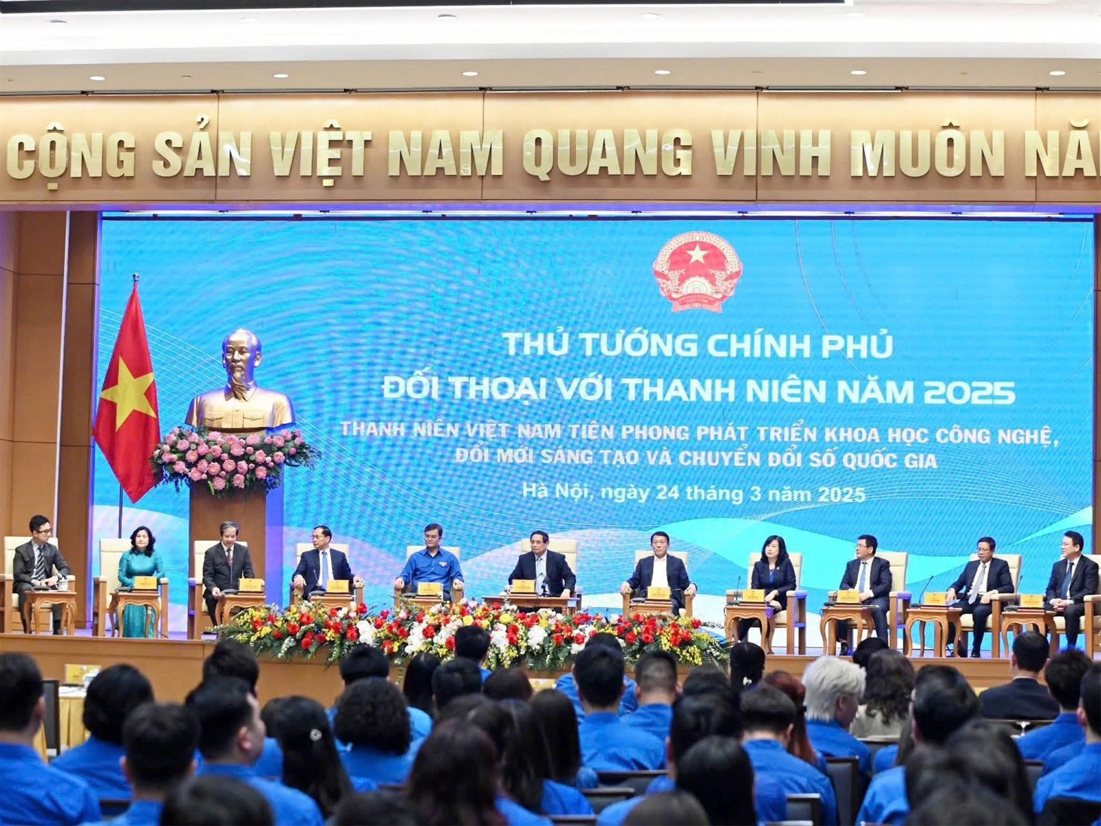 Thanh niên Trường Cao đẳng Y tế Hà Đông vinh dự góp mặt trong buổi đối thoại cùng Thủ tướng Chính phủ