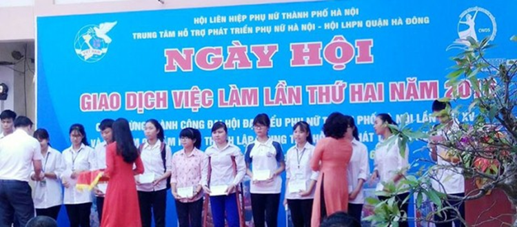 Trường Cao đẳng Y tế Hà Đông tham gia ngày hội lao động việc làm năm 2016