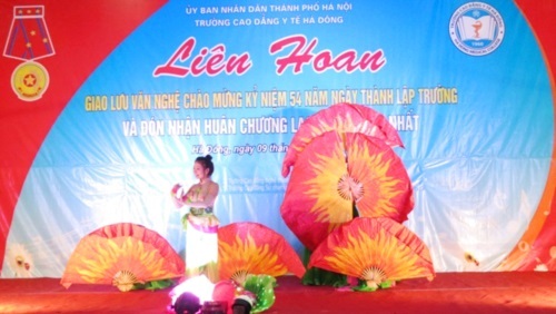 Liên hoan giao lưu văn nghệ chào mừng kỷ niệm 54 năm ngày thành lập trường và đón nhận Huân chương Lao động hạng Nhất