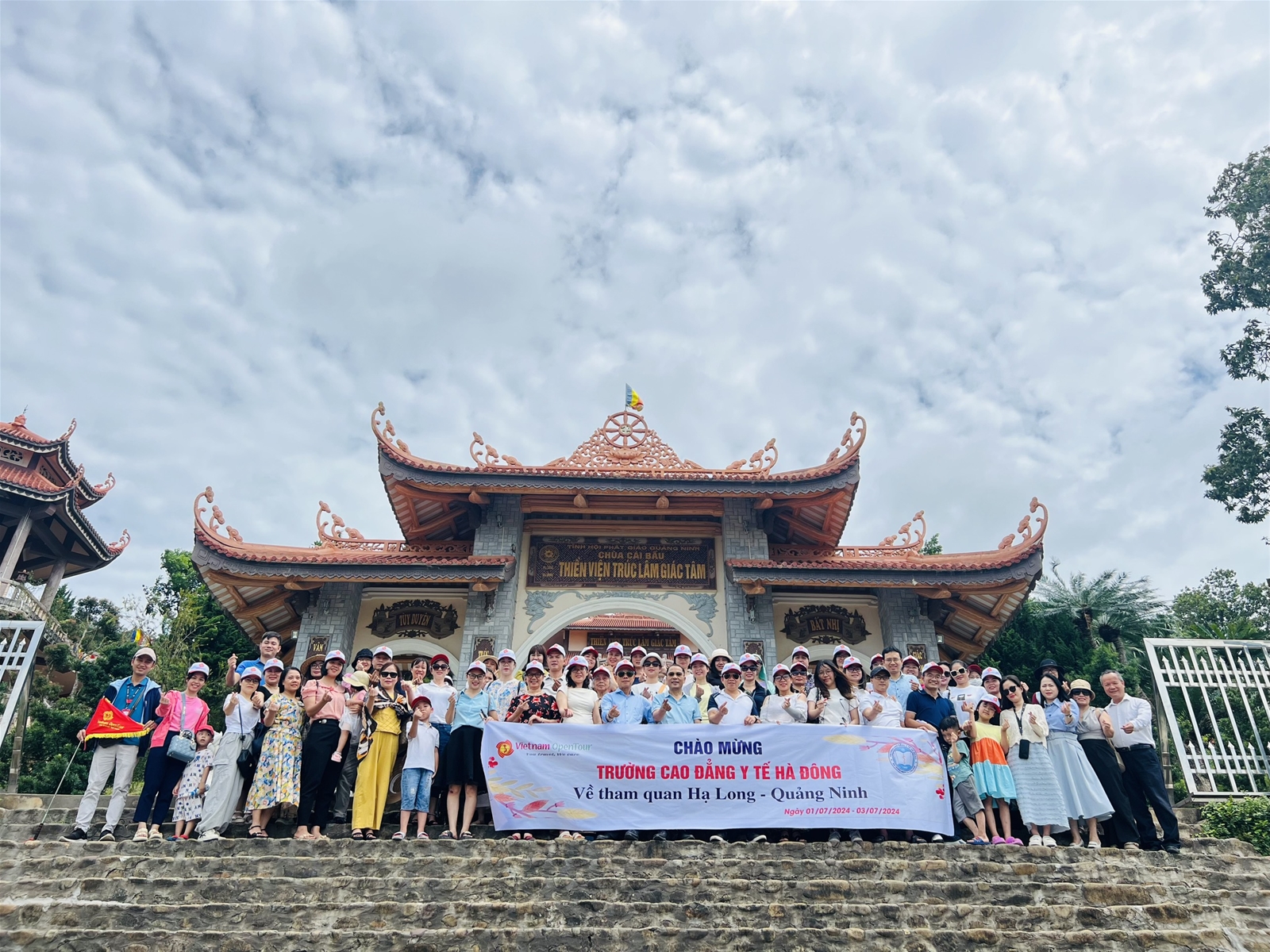 Công đoàn Trường Cao đẳng Y tế Hà Đông tổ chức tham quan, nghĩ dưỡng hè năm 2024