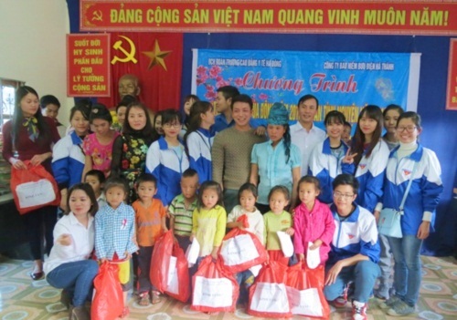 Trường Cao đẳng Y tế Hà Đông tổ chức chương trình "Tình nguyện mùa đông 2015"